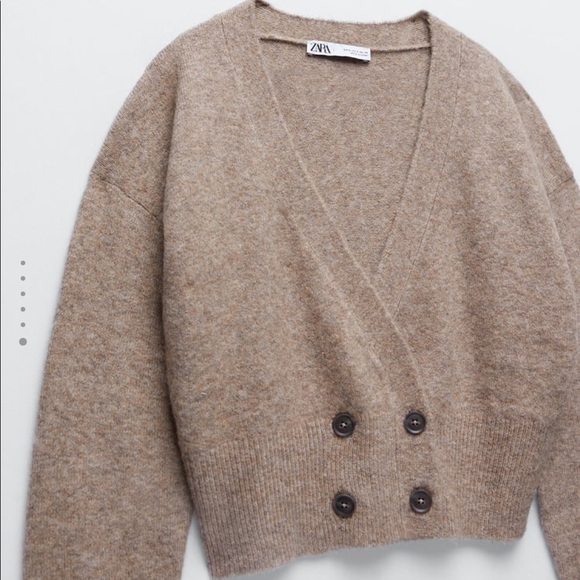 Zara Sweaters - ‼️Last Chance‼️ZARA Crossover Buttoned Cardigan
